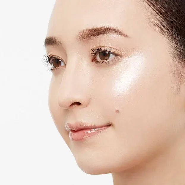 SHISEIDO Aura Dew Prism Illuminator – Radiant Glow for Face and Eyes