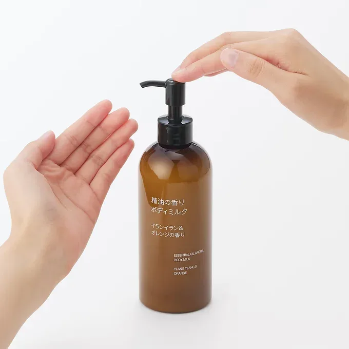 MUJI Aromatic Essential Oil Body Milk – Ylang Ylang & Orange 300ml