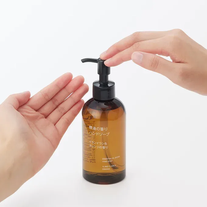 Muji Aromatic Essential Oil Hand Soap – Ylang Ylang & Orange 200ml